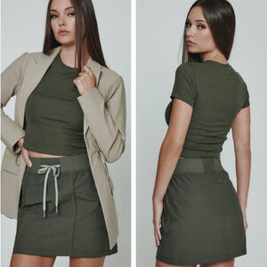 7 Diamonds Core Ribbed Crop Tee basil olive green short sleeve size large